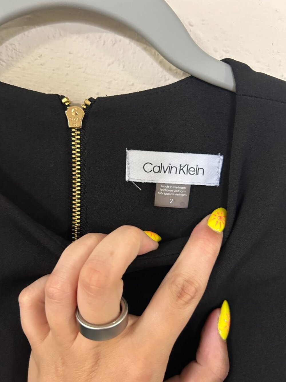 Calvin Klein Dress Womens Size 2 Flutter Sleeve Classic Black Sheath Cocktail - Picture 6 of 8
